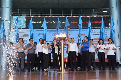 Chương trình “Sinh viên UEL 25 năm kết nối khát vọng”